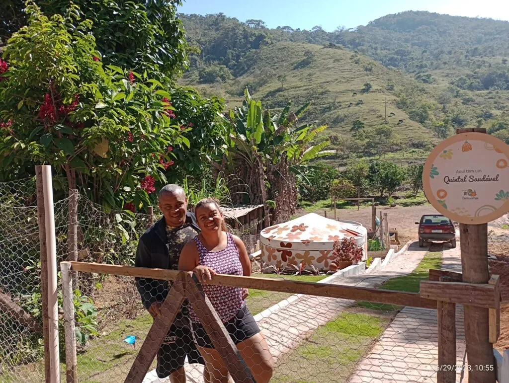 100 quintais já foram recuperados pelo projeto Quintais Saudáveis em Barra Longa/MG