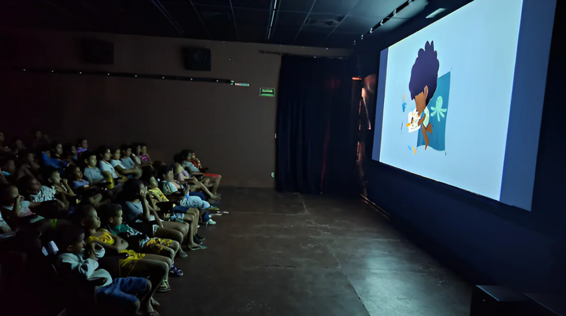 Cinema Meninos de Araçuaí – comitê de cultura e mais muitas sessões são as boas novas do ano!