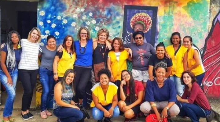 Mãe na adolescência, hoje ela incentiva que as mulheres se enxerguem além da maternidade